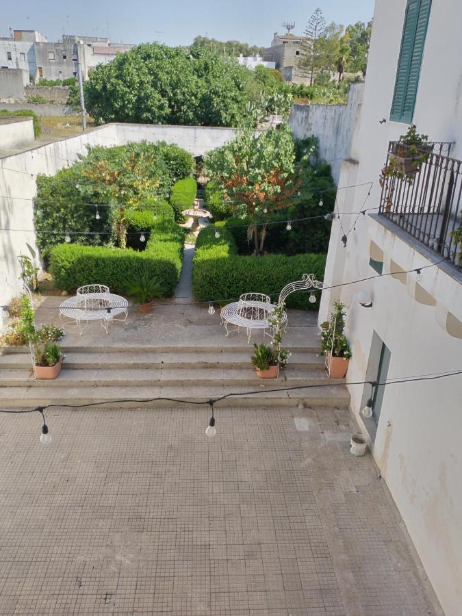Bed and Breakfast Palazzo Costantini à San Donato di Lecce Extérieur photo